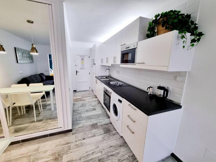 Apartamento Smeraldo 11 Playa Roca 코스타 테기세 외부 사진